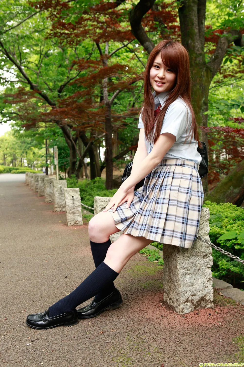 朝菜栞《甘いロリフェイスと制服の完全なる融合！》寫真集 [DGC] NO.1040 52