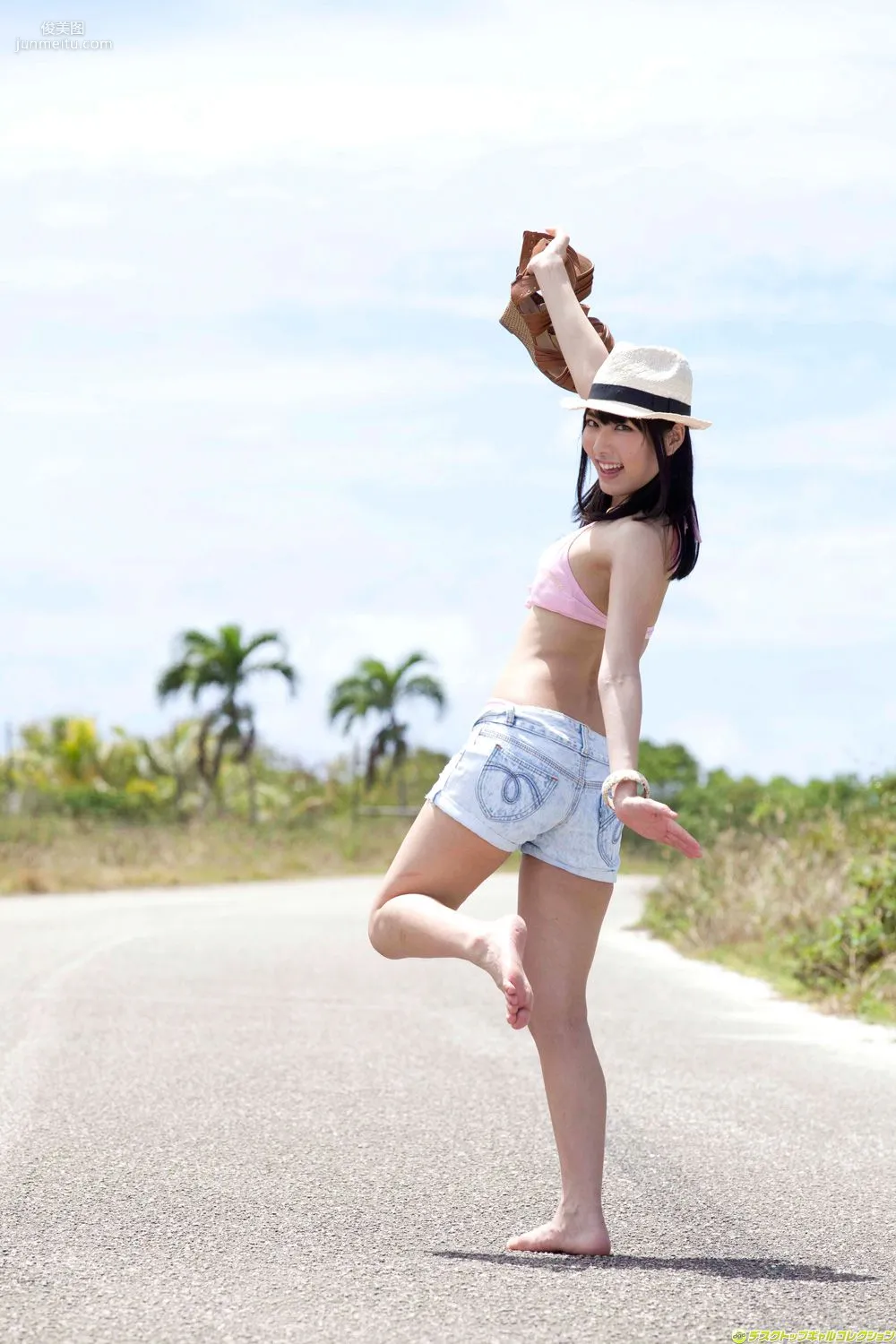 由愛可奈《見た目は清純。でもホントは淫亂なんです…》寫真集 [DGC] NO.1063 51