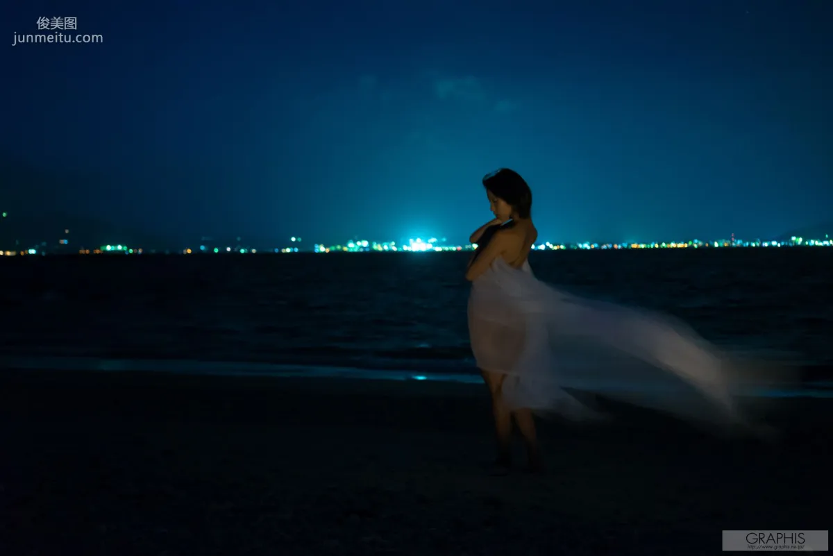 湊莉久《Winter Special Gallery》 [Graphis] 写真集14