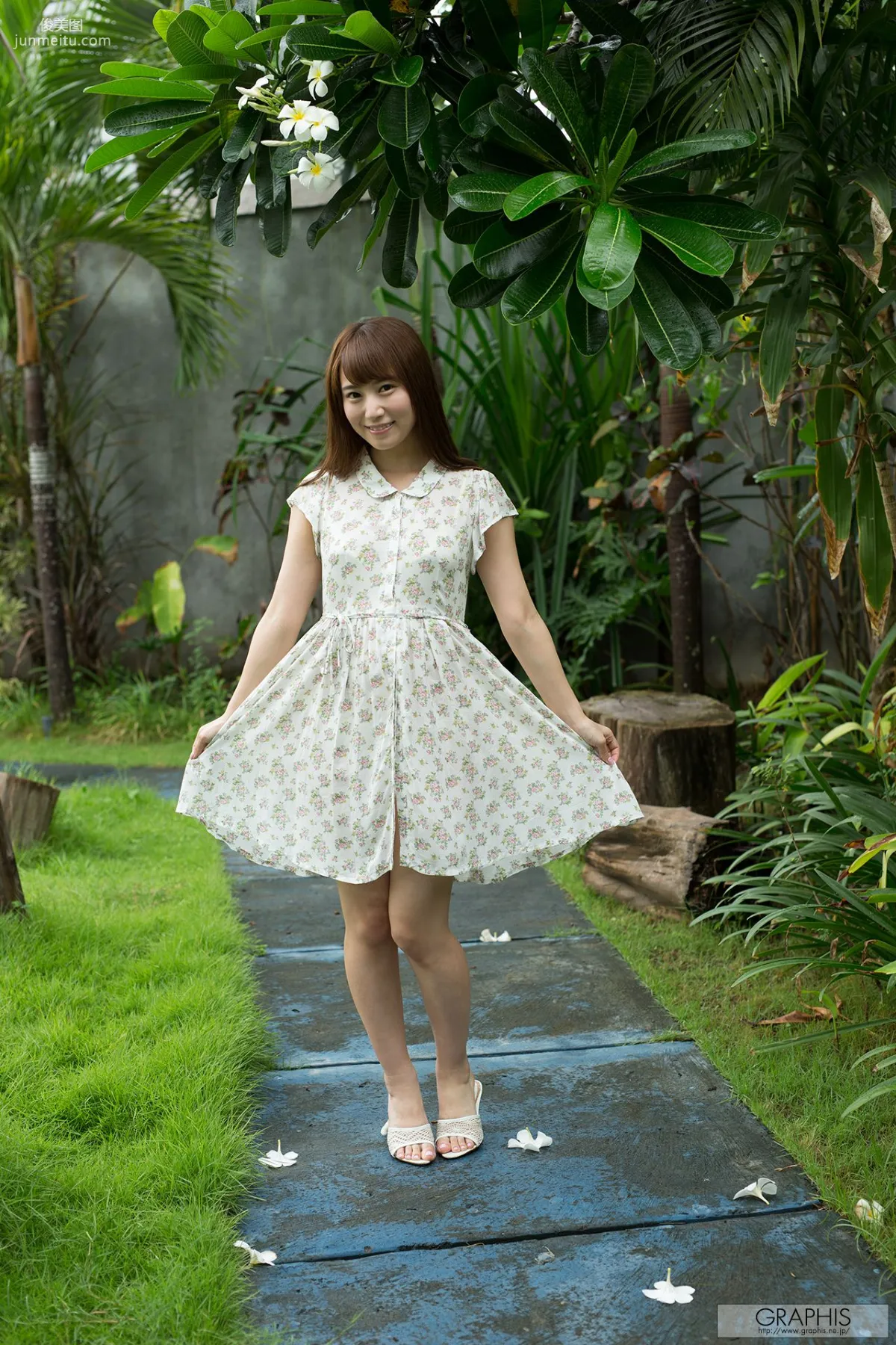 初川みなみ《Ladylike, cute girl!》 [Graphis] Gals 写真集1