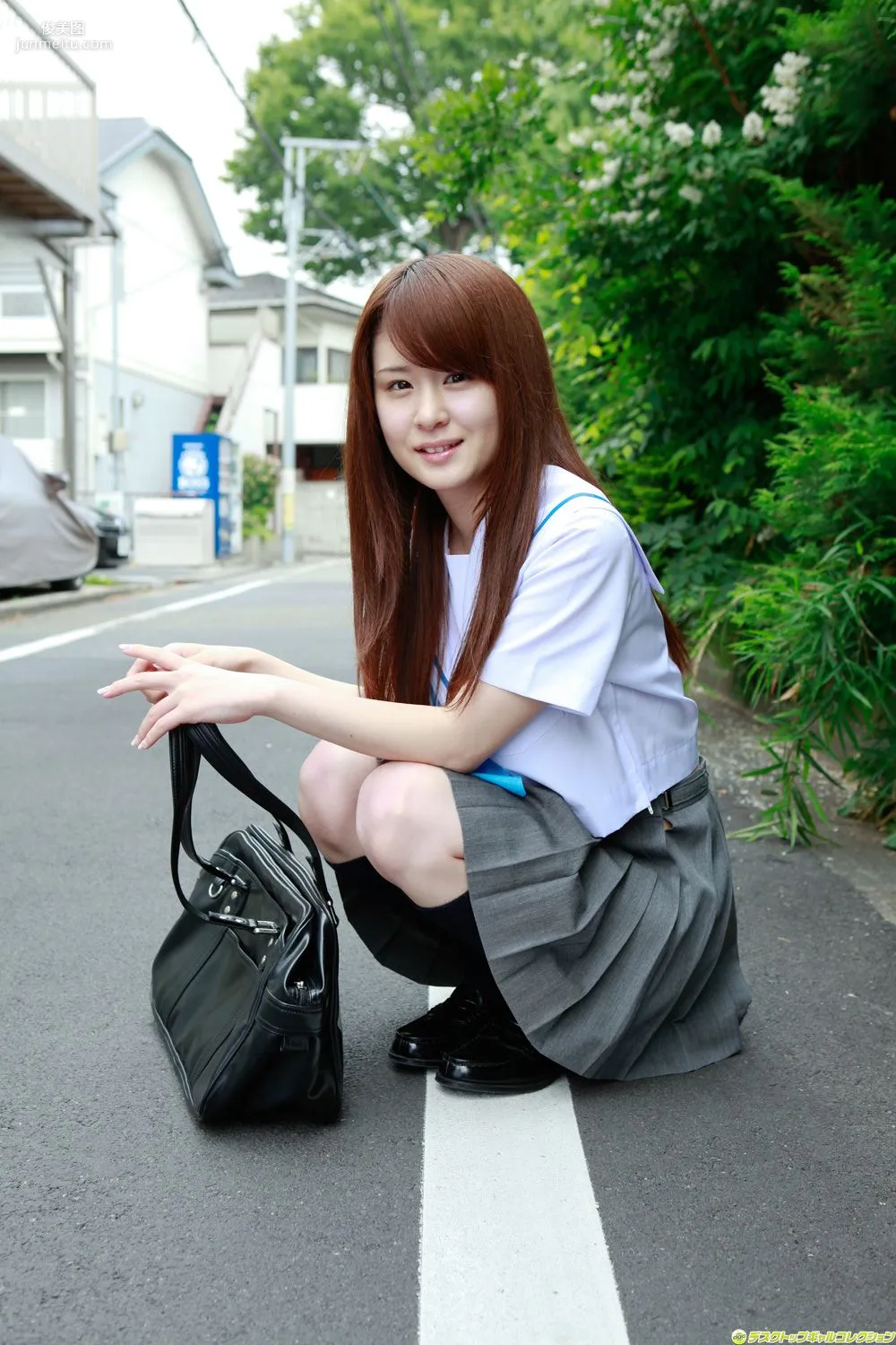 朝菜栞《甘いロリフェイスと制服の完全なる融合！》寫真集 [DGC] NO.1040 57