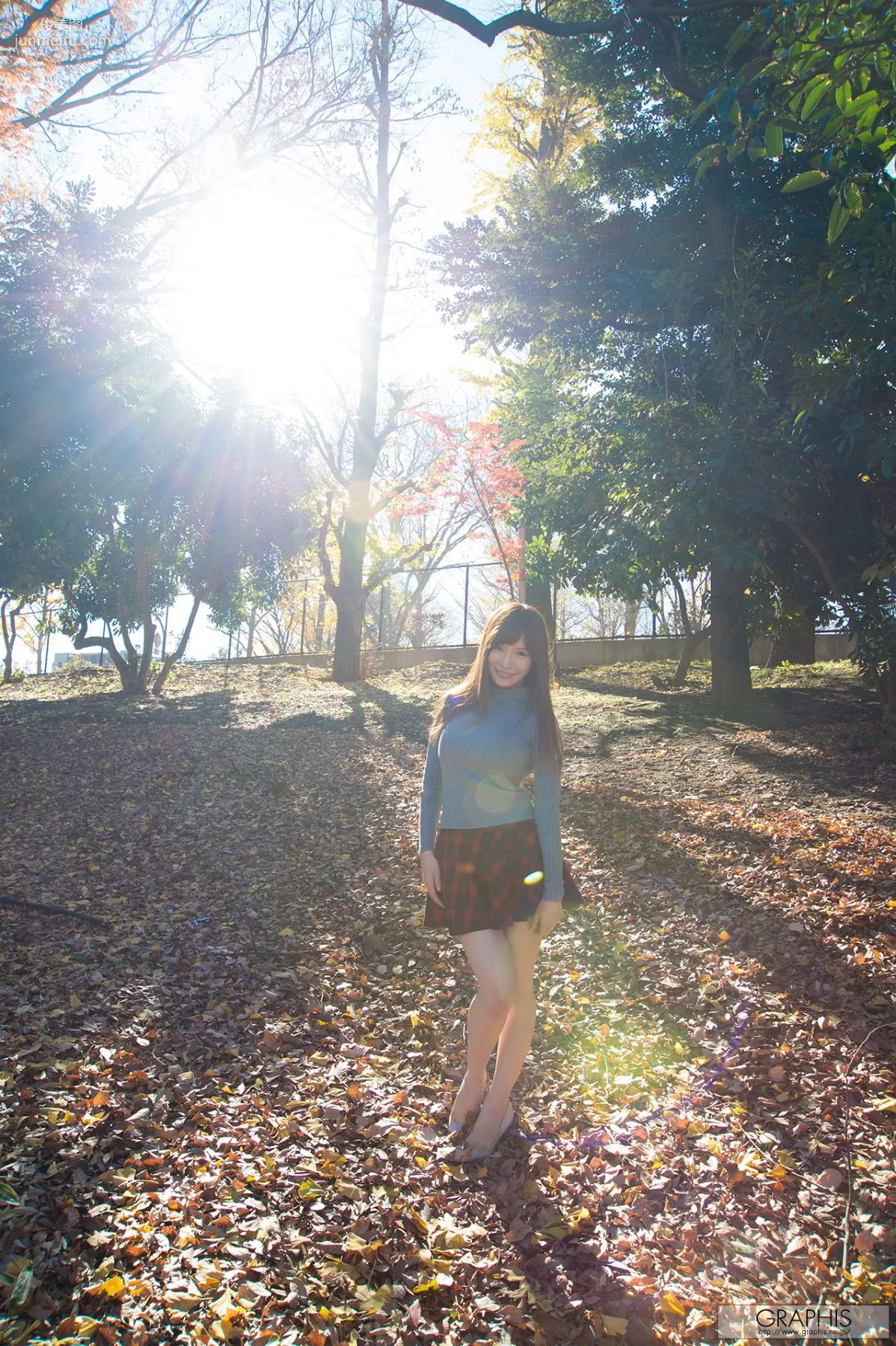 Aoi 葵『Float On』 [Graphis] Gals 写真集1