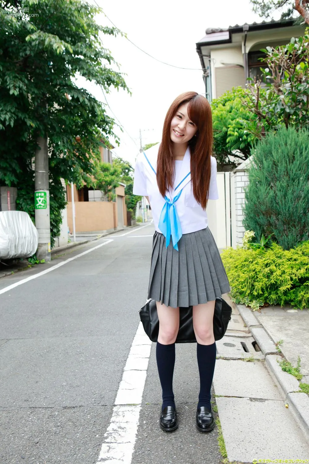 朝菜栞《甘いロリフェイスと制服の完全なる融合！》寫真集 [DGC] NO.1040 13