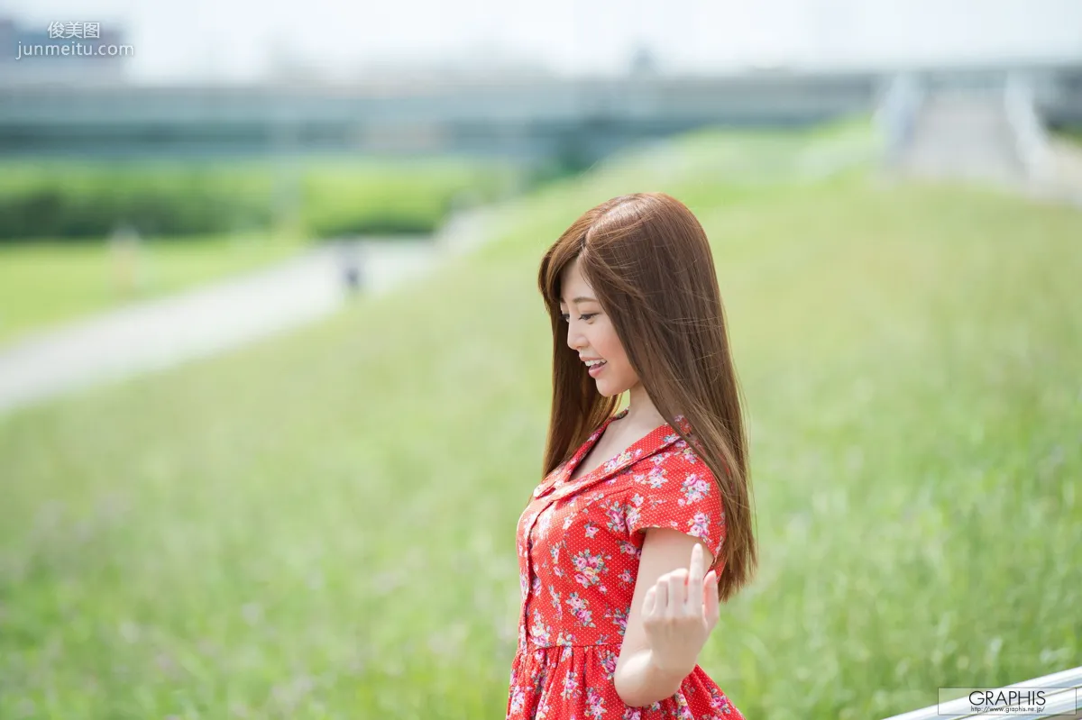 榊梨々亜/榊梨梨亚《Be shy》 [Graphis] Gals 写真集3