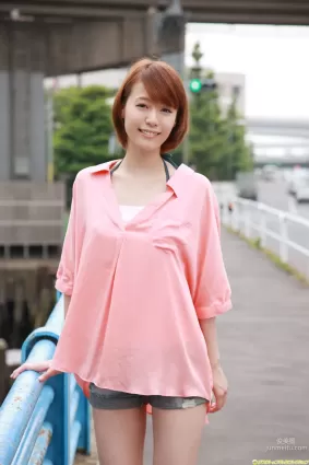 綱島恵裡香《極上スレンダーお姉さんの生肌に急接近》寫真集 [DGC] NO.1054