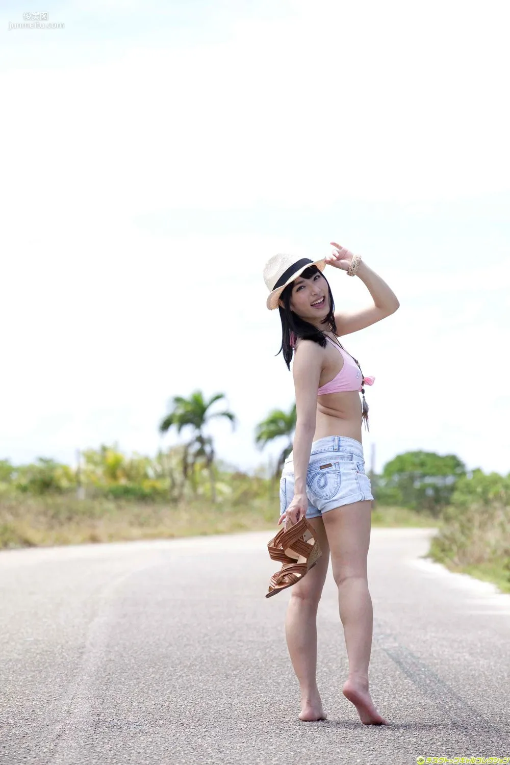由愛可奈《見た目は清純。でもホントは淫亂なんです…》寫真集 [DGC] NO.1063 46