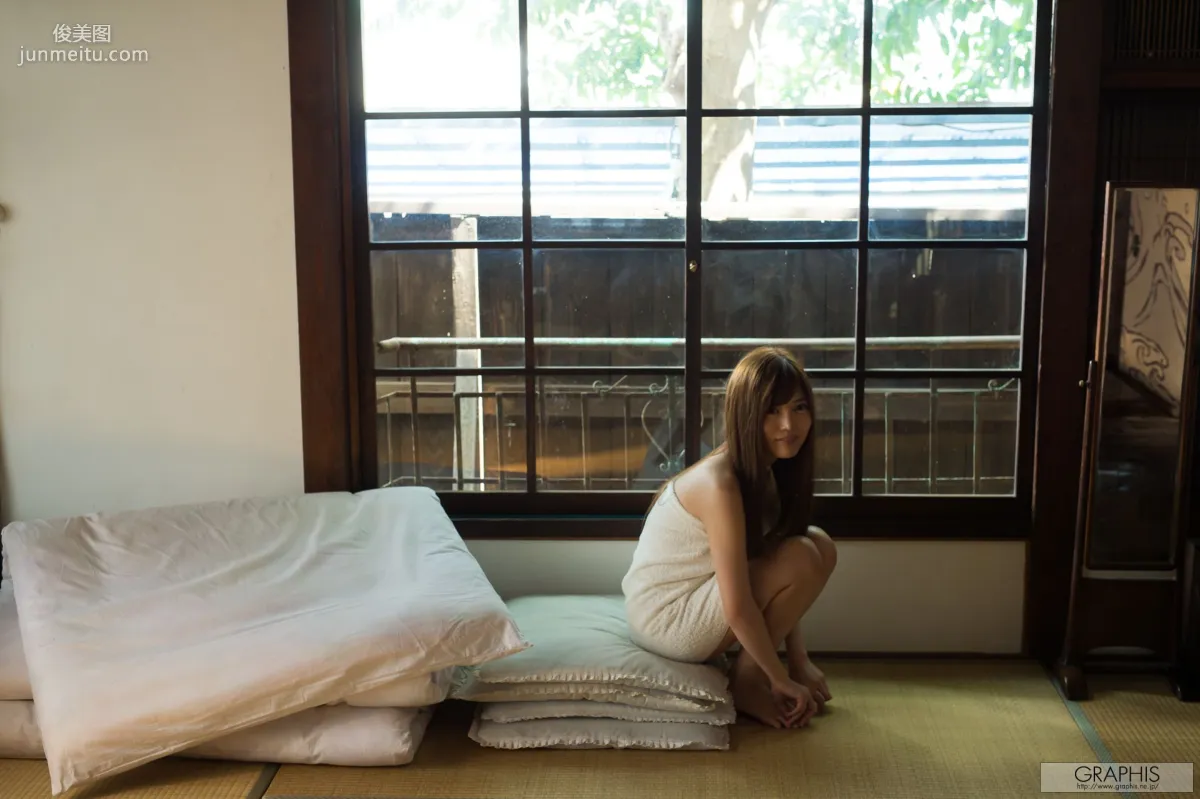 榊梨々亜/榊梨梨亚《Be shy》 [Graphis] Gals 写真集28