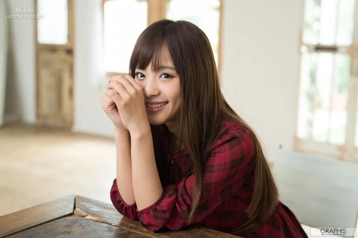 桃乃木かな『Dazzling fruit』 [Graphis] Gals 写真集1