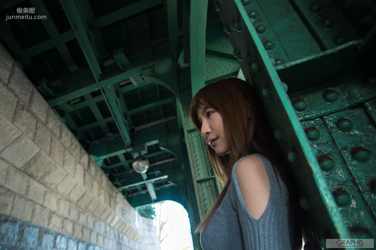 Aoi 葵『Float On』 [Graphis] Gals 写真集3