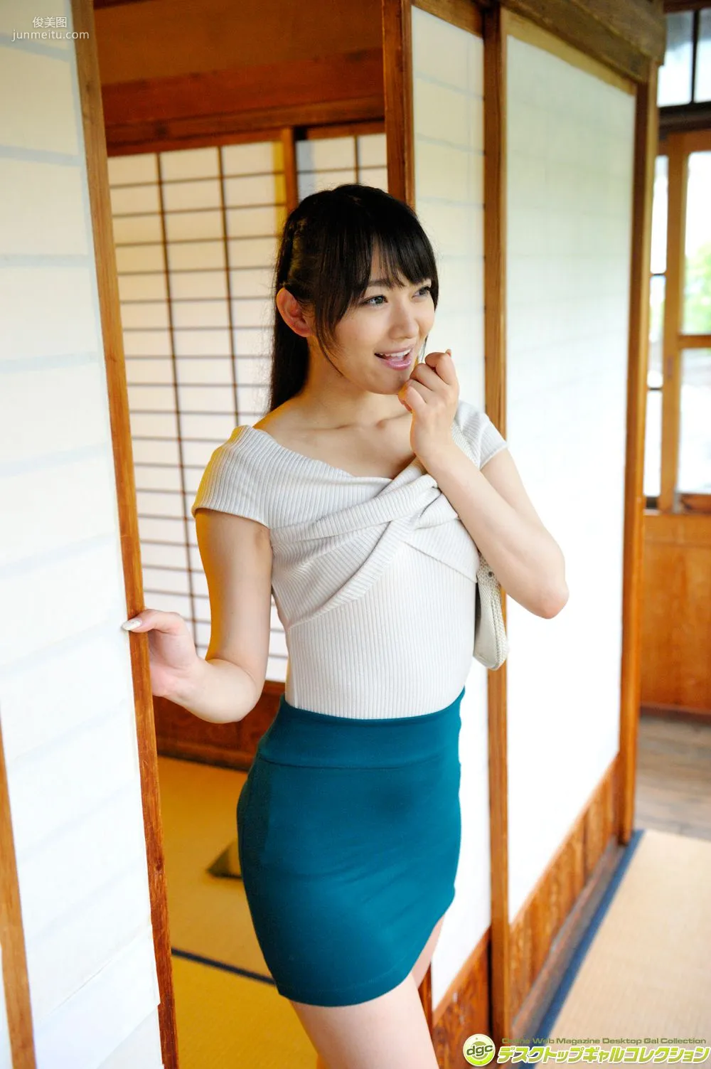 西野翔《最近は、若妻役が多くなったベテラン女優!》寫真集 [DGC] NO.1189 63