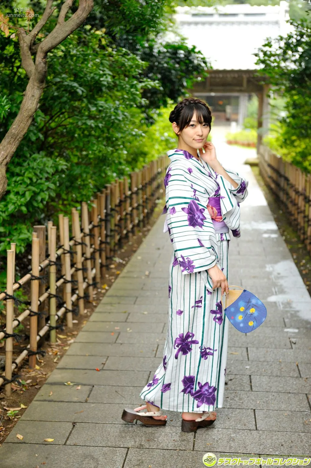 西野翔《最近は、若妻役が多くなったベテラン女優!》寫真集 [DGC] NO.1189 79