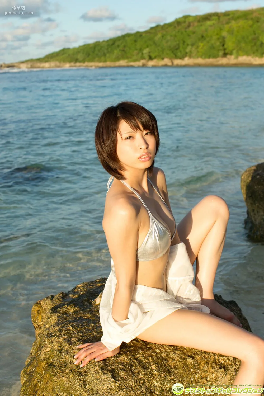 秋山祥子《元祖！美人すぎる市議にソックリなアイドル》寫真集 [DGC] NO.1207 7