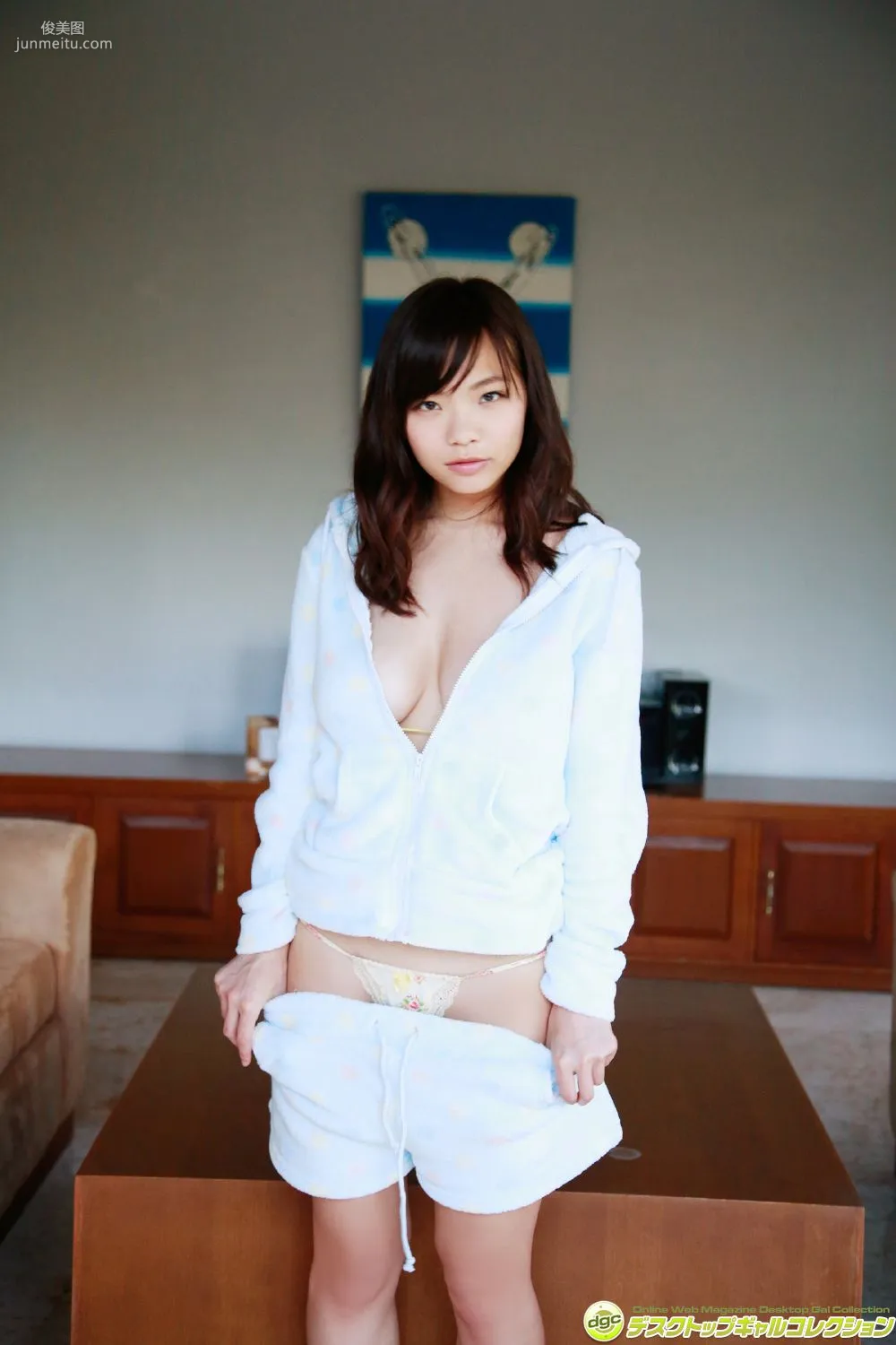 鷹羽澪《99センチIカップの超乳で人気上昇中!!》寫真集 [DGC] NO.1186 86