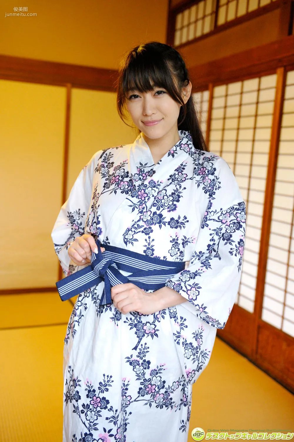 西野翔《最近は、若妻役が多くなったベテラン女優!》寫真集 [DGC] NO.1189 73