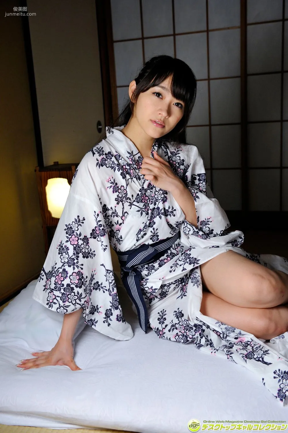 西野翔《最近は、若妻役が多くなったベテラン女優!》寫真集 [DGC] NO.1189 75