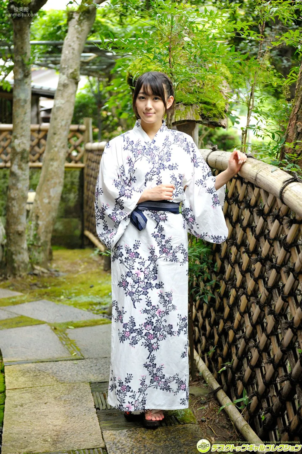西野翔《最近は、若妻役が多くなったベテラン女優!》寫真集 [DGC] NO.1189 20
