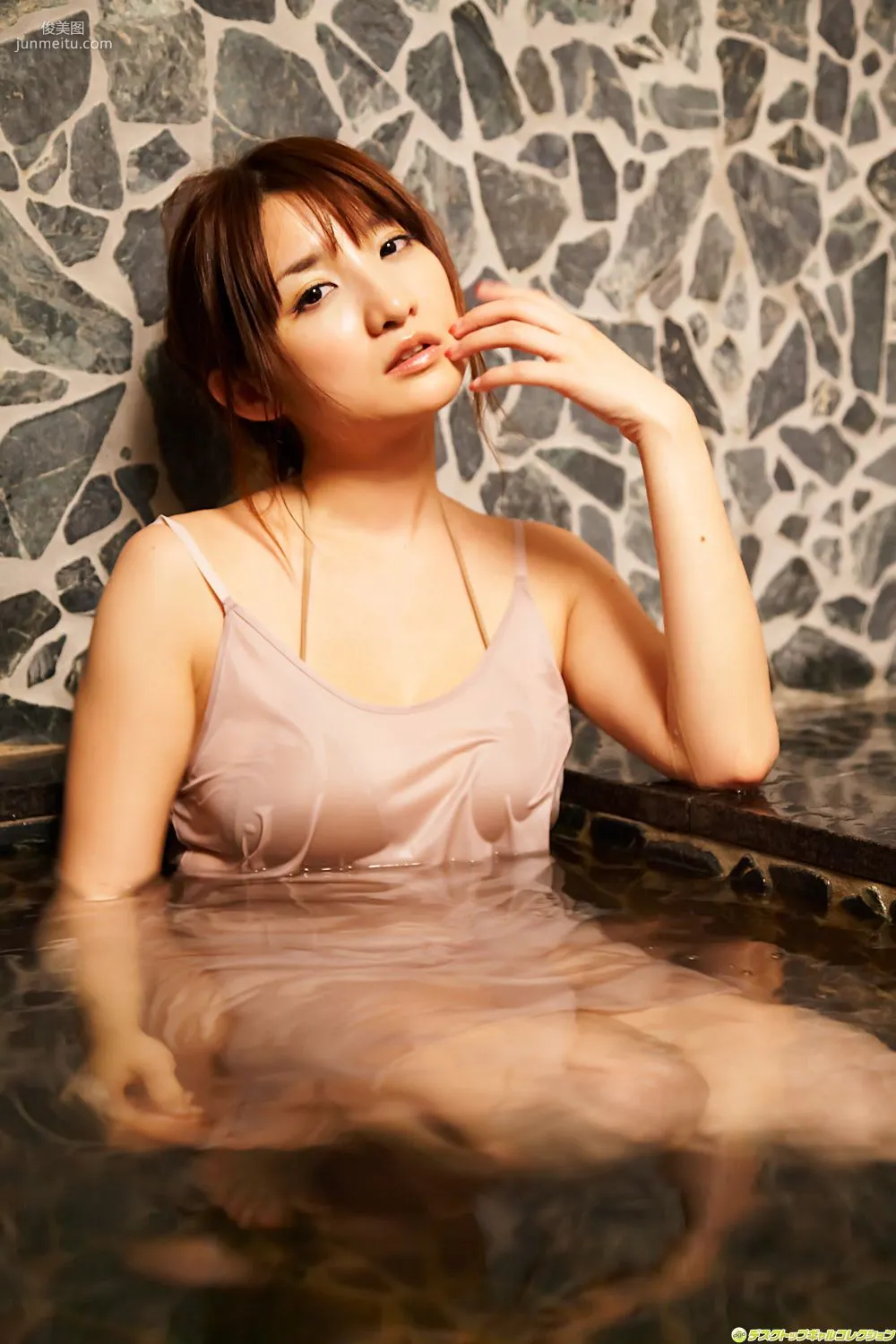 尾崎ナナ《おねだり上手な純白美巨乳のエロ天使》寫真集 [DGC] NO.1102 41