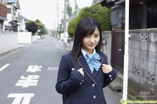 西永彩奈《キュートなロリ顔で人気の清楚系美少女！》寫真集 [DGC] NO.1208