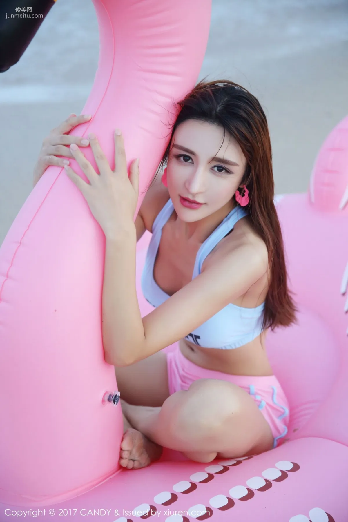 伊莉娜《海邊沙灘女神系列》 [糖果畫報CANDY] VOL.024 寫真集 45