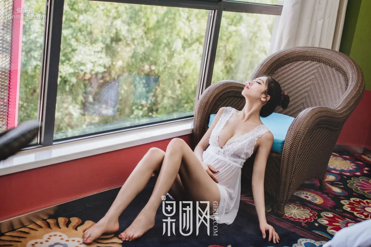 通靈兒《長腿嫩模 34D酥胸》 [果團網Girlt] No.040 寫真集 12