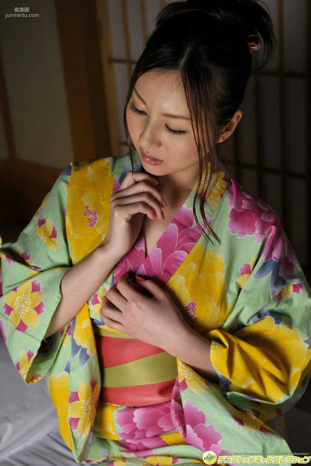 辰巳ゆい《長身、美腳、ナイスバディ…美しきRQ!!》寫真集 [DGC] NO.1213 55
