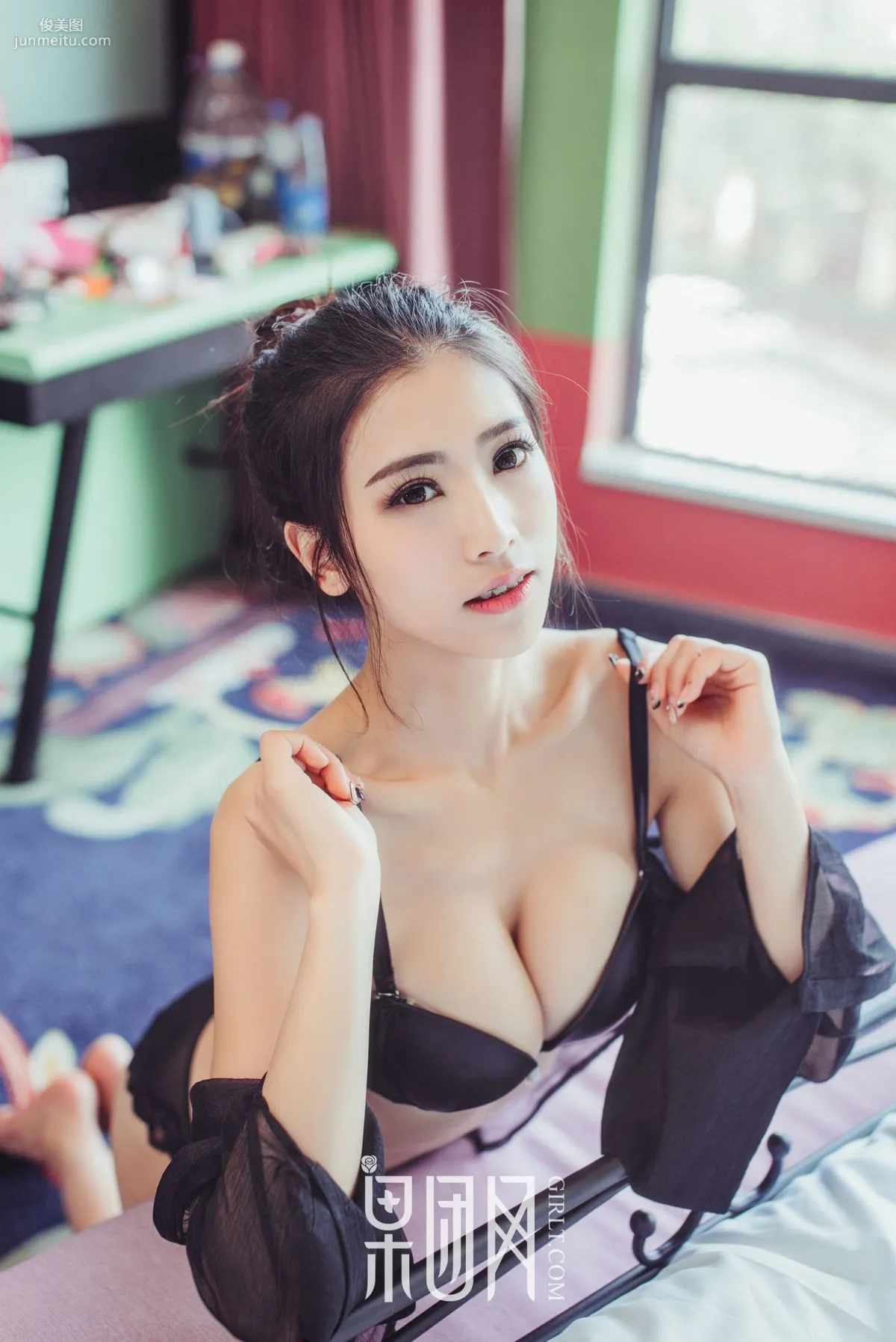 通靈兒《長腿嫩模 34D酥胸》 [果團網Girlt] No.040 寫真集 52