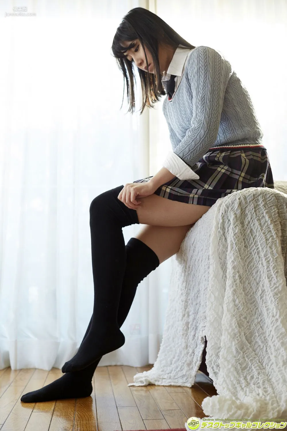 木嶋ゆり《制服が弾けるほどのムチムチボディで魅了！》寫真集 [DGC] NO.1244 30