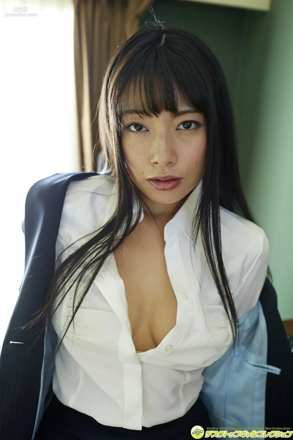春野恵《官能的な瞳とスタイル抜群のボディで挑発！》寫真集 [DGC] NO.1235 56