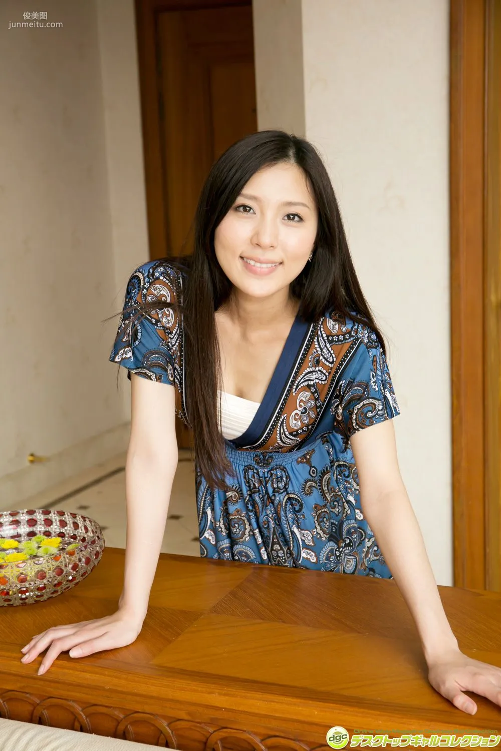 桜木凛《誰もが心奪われるエキゾチックなお姉さん！》写真集 [DGC] NO.1237 6