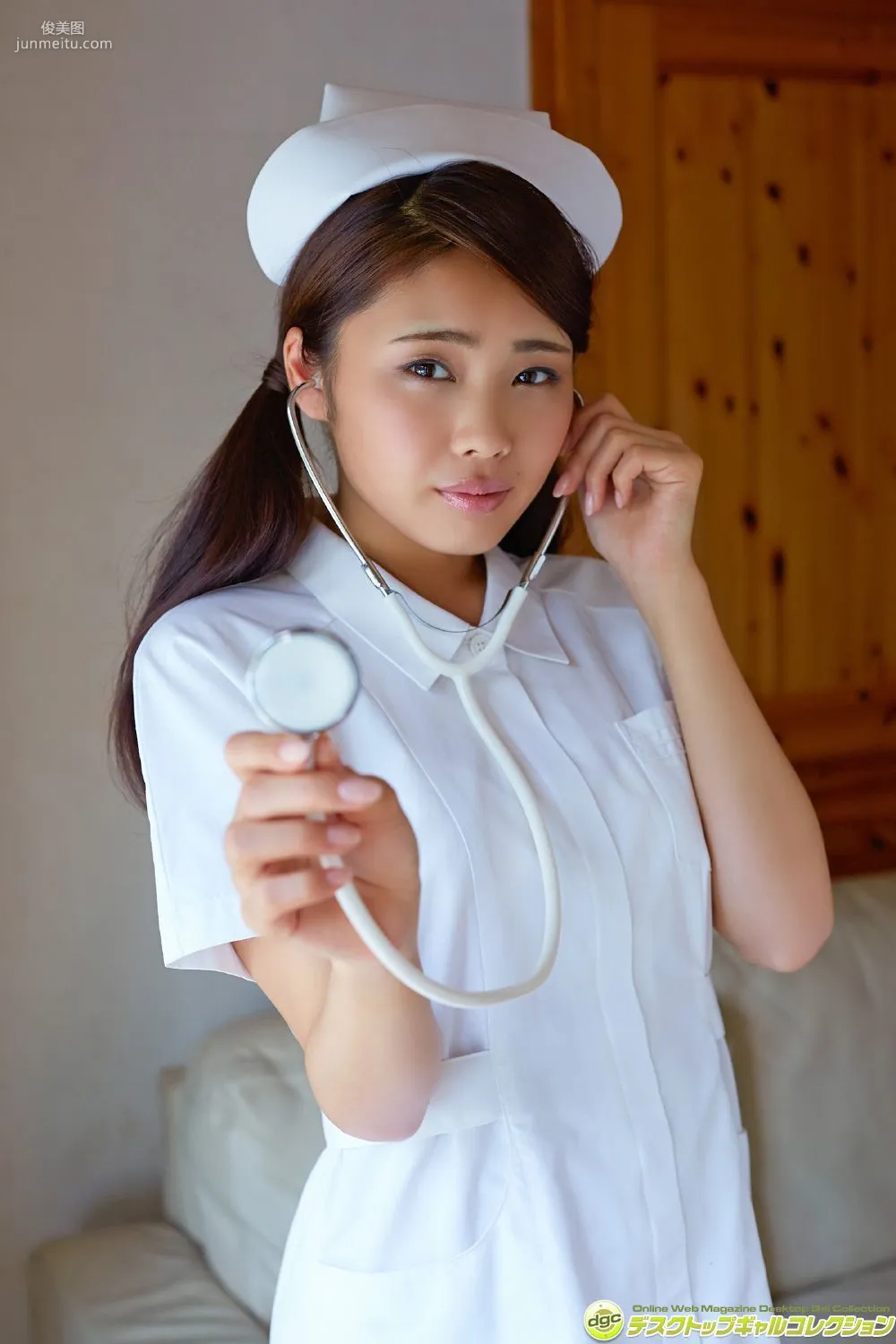 Umi 青海《モデル系美少女がエロカッコイイ大膽露出!》寫真集 [DGC] NO.1280 61