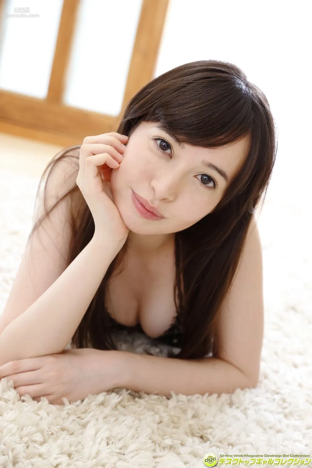 西田藍《コスプレ大好きなハーフのインテリ美少女！》写真集 [DGC] NO.1270 100