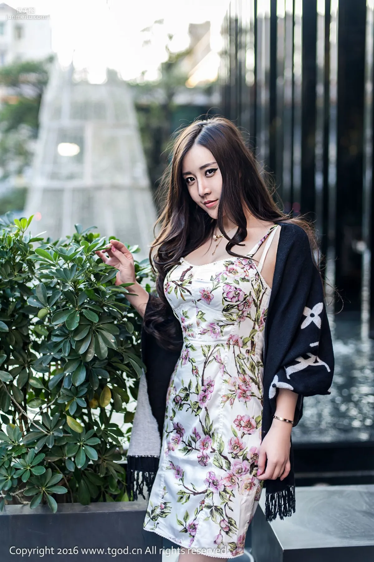 王婉悠《玉女巨乳的容顔 都市迷情》 [推女神TGOD] 寫真集 25