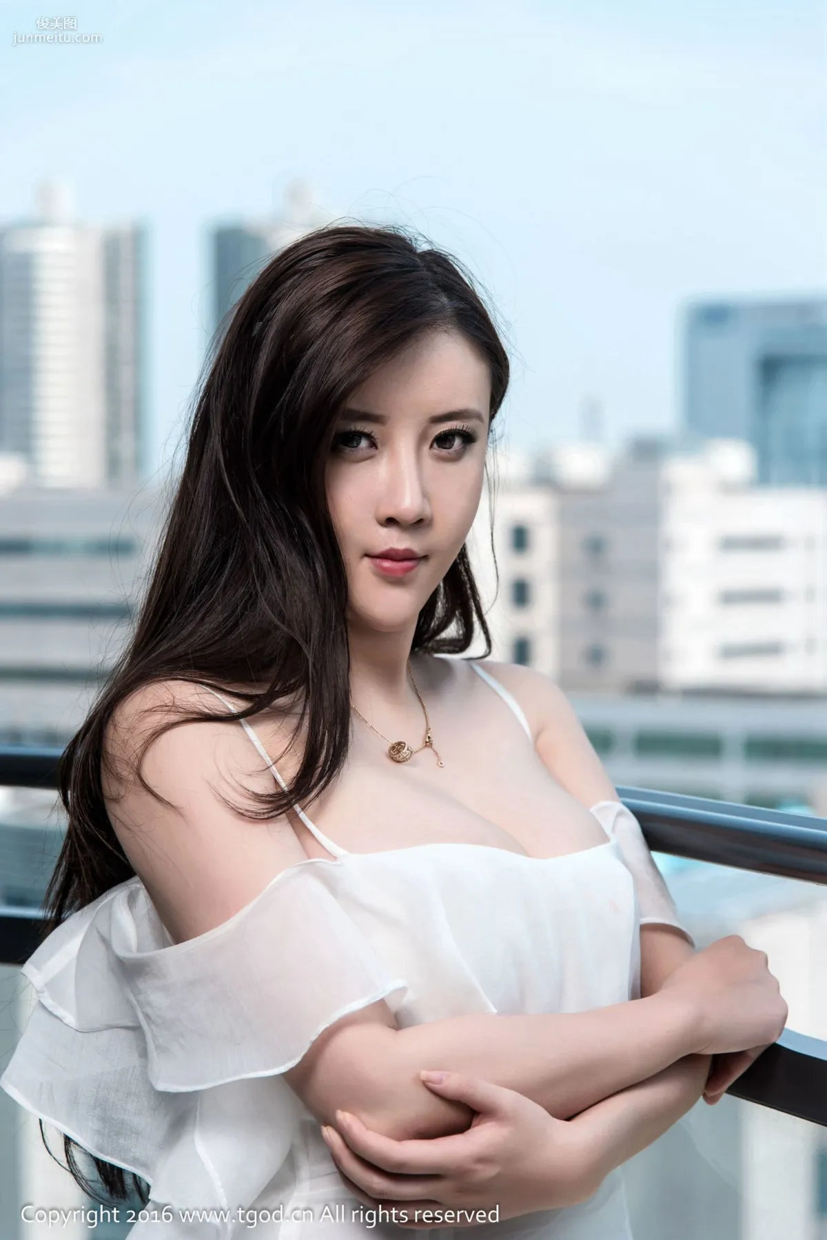 王婉悠《玉女巨乳的容顔 都市迷情》 [推女神TGOD] 寫真集 2