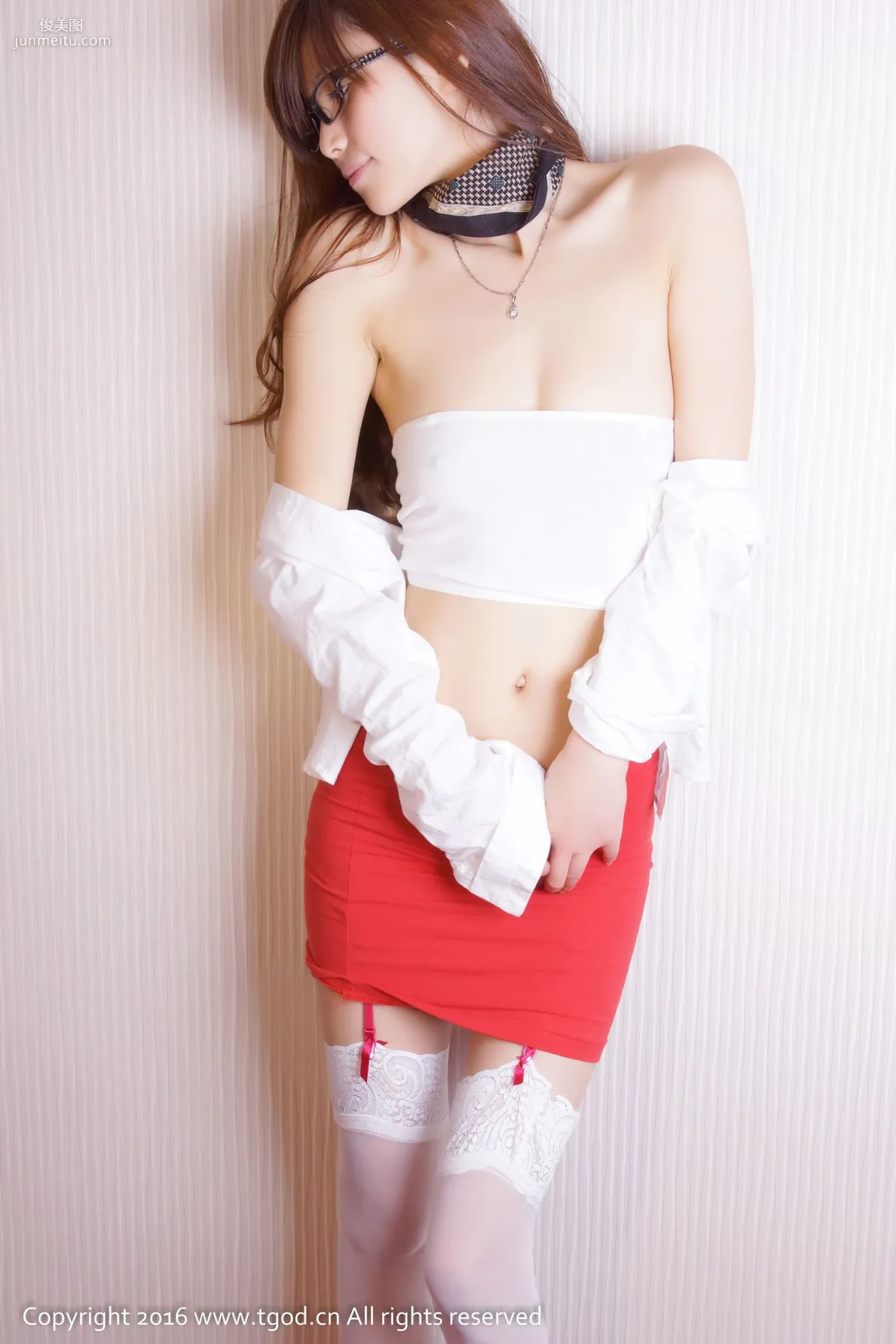 yoyo《禦姐誘惑小短裙》 [推女神TGOD] 寫真集 31