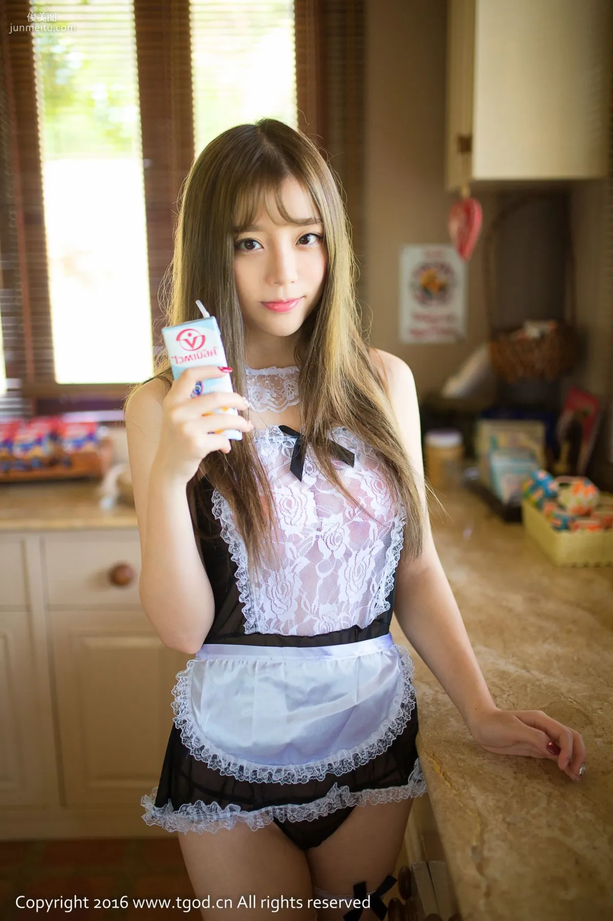 程彤顔《蘇梅島旅拍》蕾絲女仆+校服少女 [推女神/尤蜜荟] 寫真集 9
