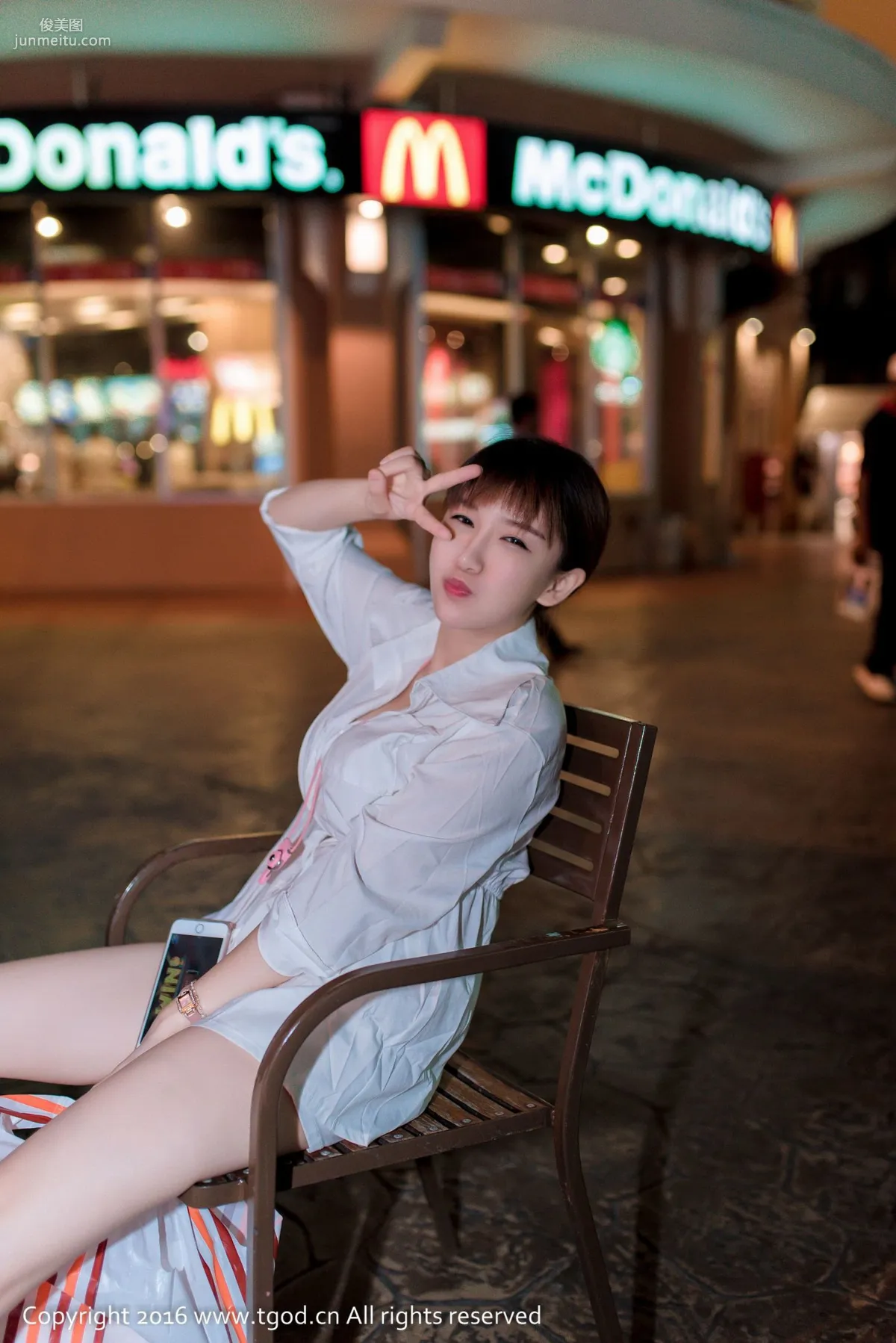 k8傲嬌萌萌《雪白胸脯小美臀》 [推女神/禦女郎] 寫真集 32