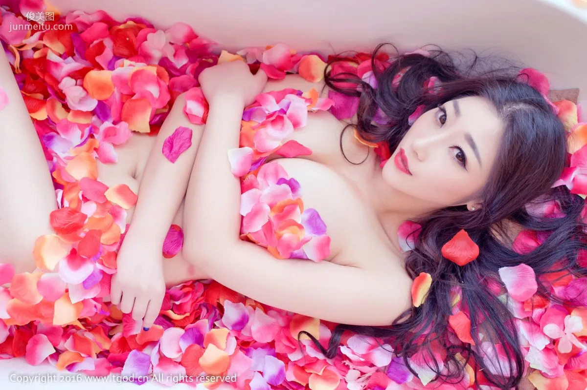 妲己/小柳岩D《花瓣裹身浴缸秀》 [推女神TGOD] 寫真集 9