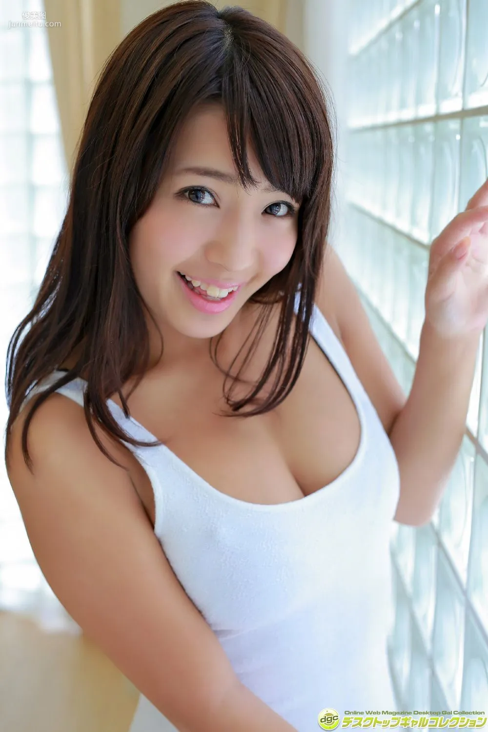 橋本梨菜《制服がはち切れるほどの大迫力Gカップ!》寫真集 [DGC] NO.1290 56