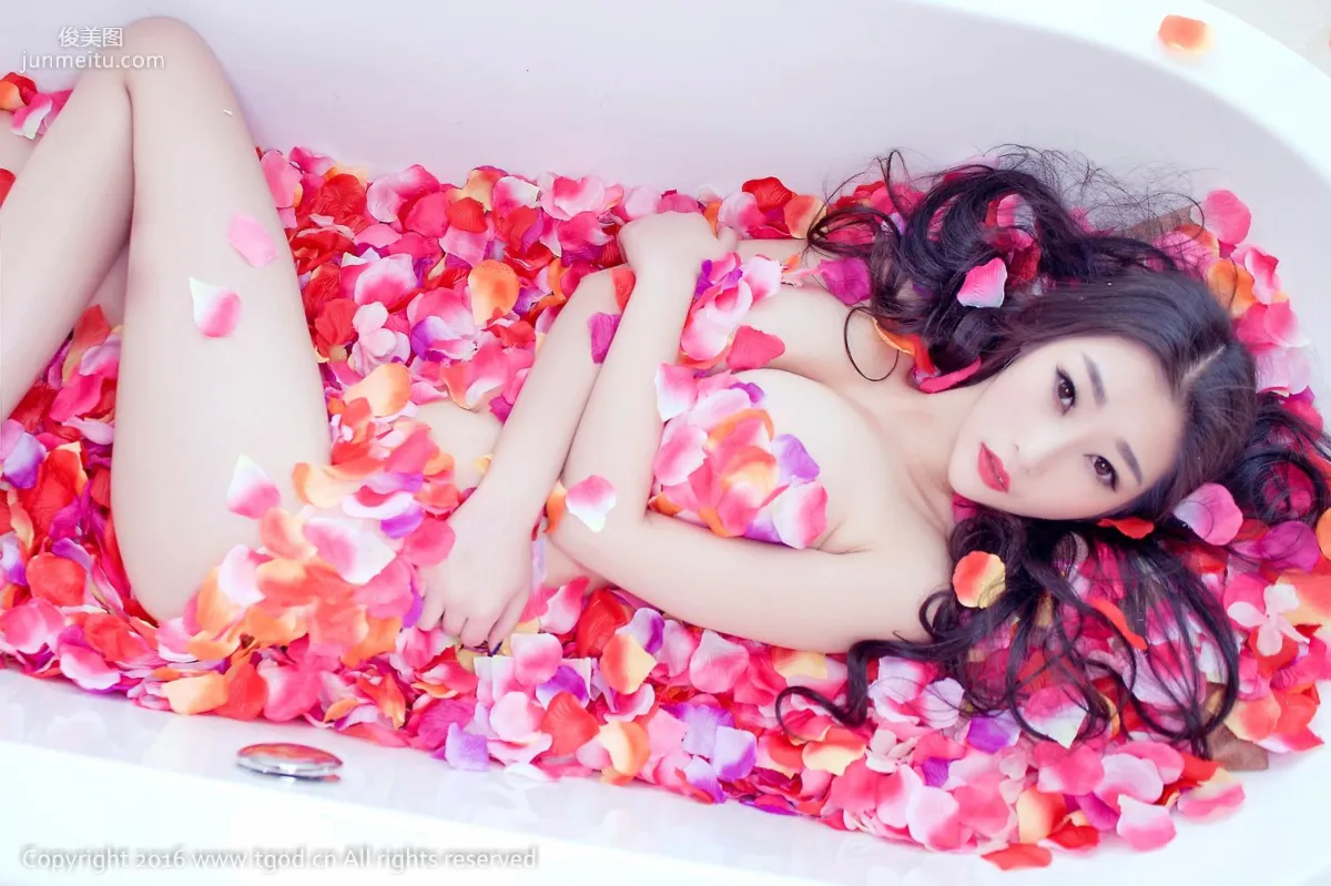 妲己/小柳岩D《花瓣裹身浴缸秀》 [推女神TGOD] 寫真集 4