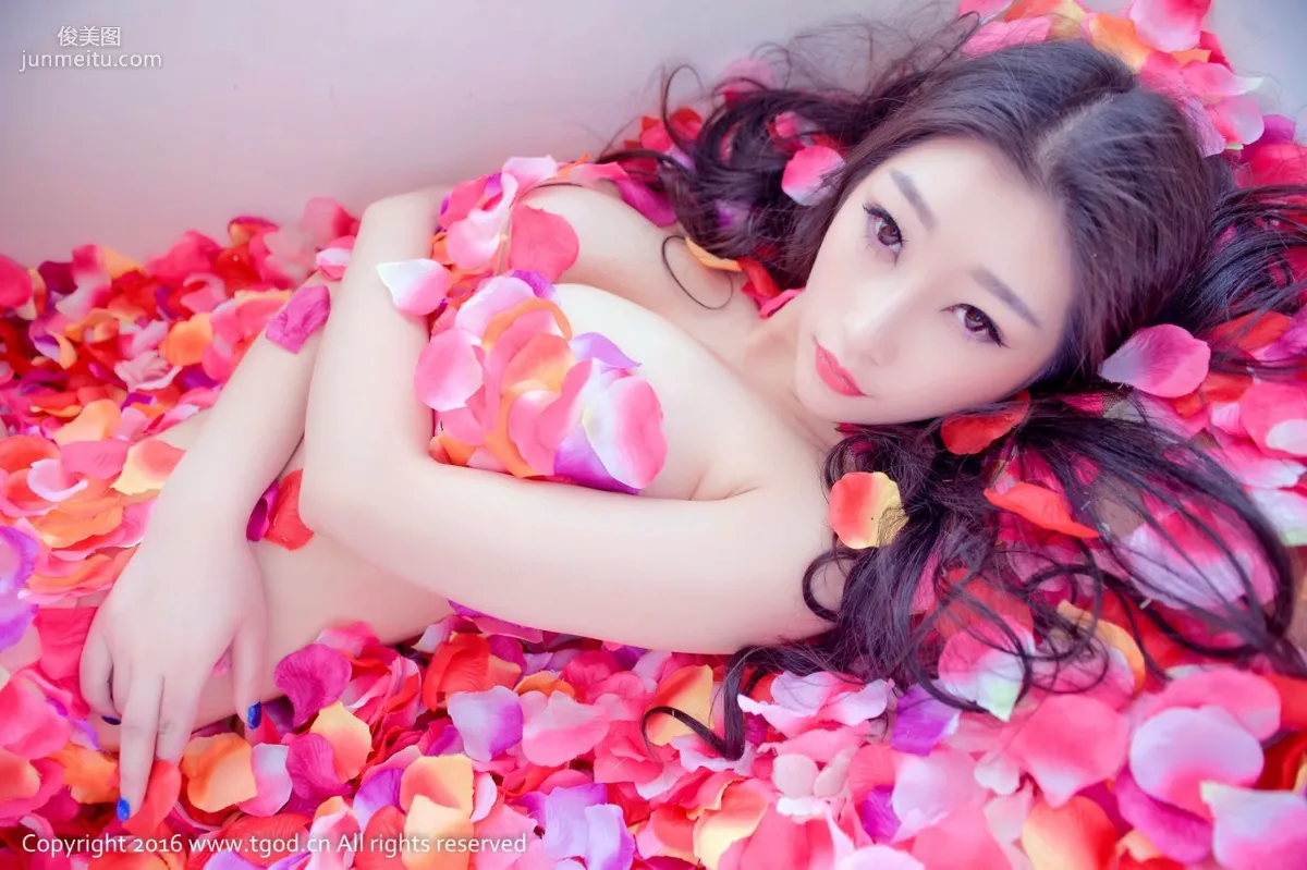 妲己/小柳岩D《花瓣裹身浴缸秀》 [推女神TGOD] 寫真集 7