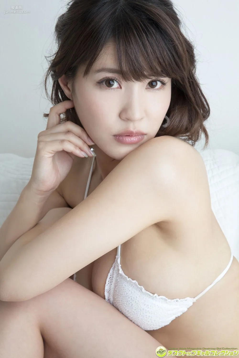 岸明日香《バスト９０★Ｇカップのゴージャスガール！》 写真集 [DGC] NO.1324 73