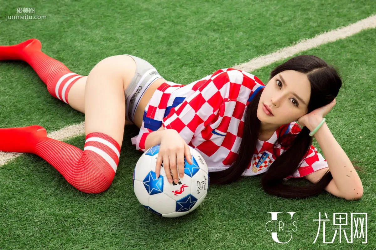 孫嘉言/小紫藤/金鑫/李娅萦/春嬌《足球寶貝》寫真集 [尤果網Ugirls] T019 49