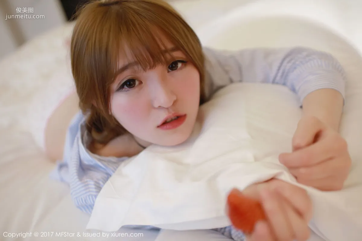 伊小七MoMo《草莓内褲+襯衫系列》 [模範學院MFStar] Vol.096 寫真集 44