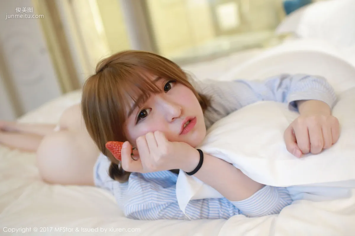 伊小七MoMo《草莓内褲+襯衫系列》 [模範學院MFStar] Vol.096 寫真集 49