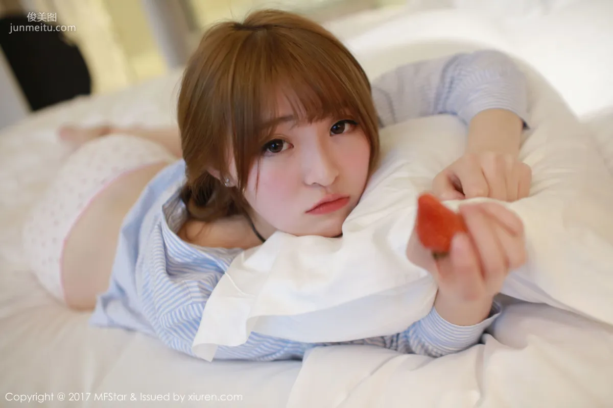伊小七MoMo《草莓内褲+襯衫系列》 [模範學院MFStar] Vol.096 寫真集 43
