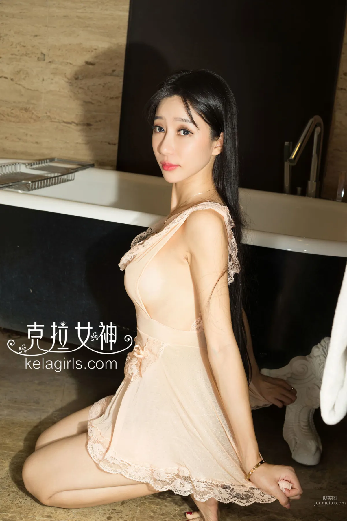 吳倩倩《圍裙・春光》 [克拉女神] 寫真集 11