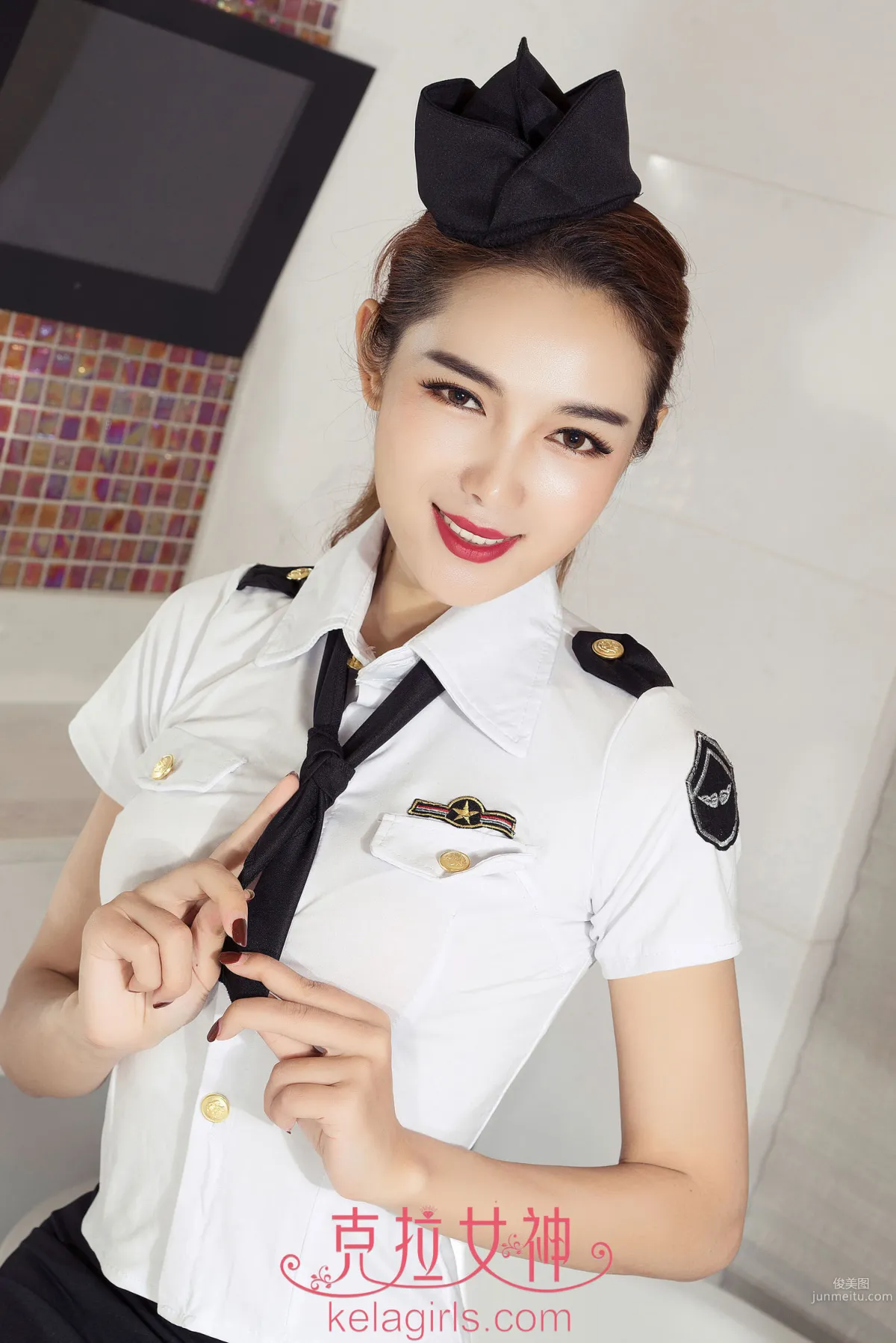 曼瓊《不愛紅裝愛武裝》 [克拉女神] 寫真集 2