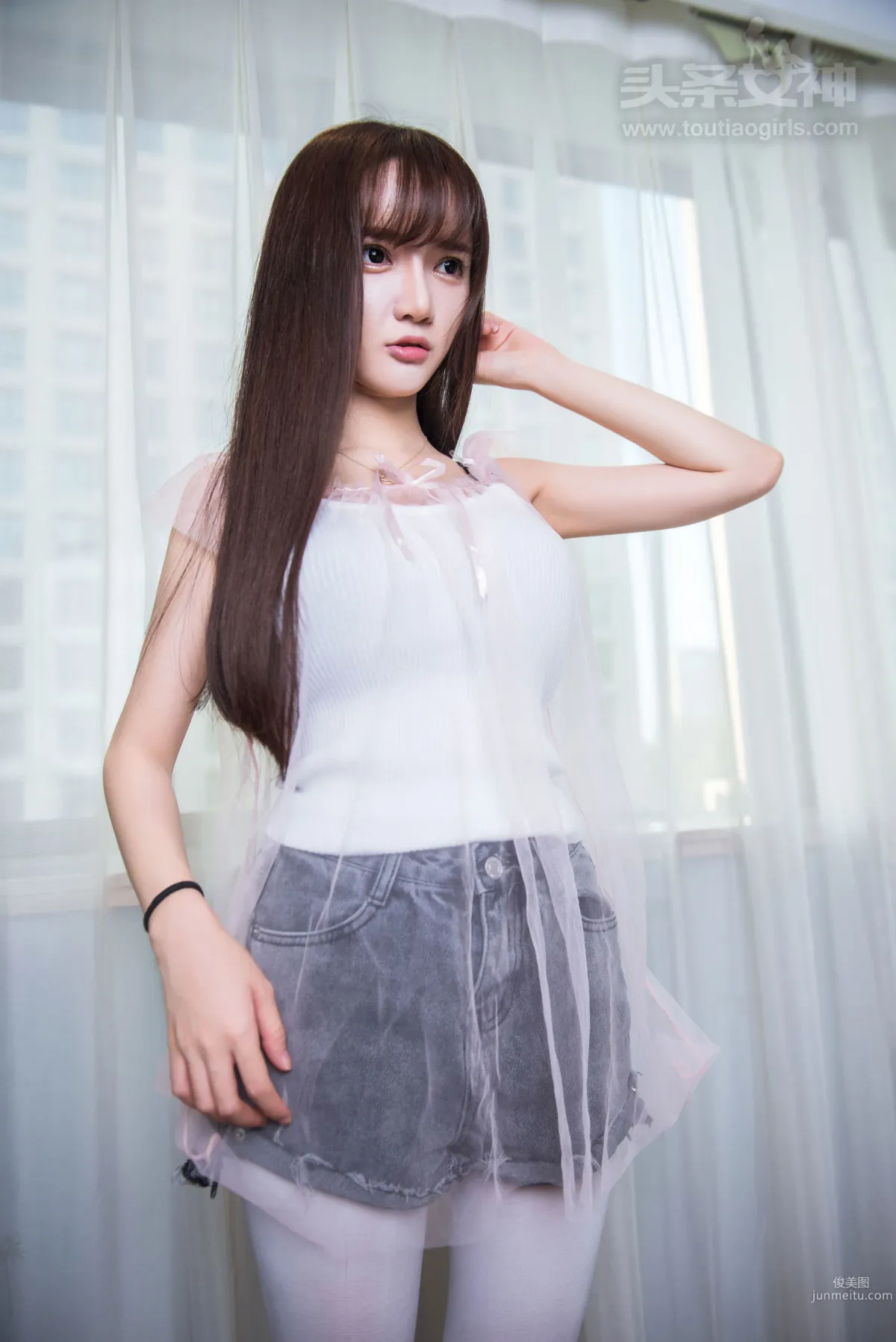 小如镜《白袜子人间物语》 [头条女神] 写真集1