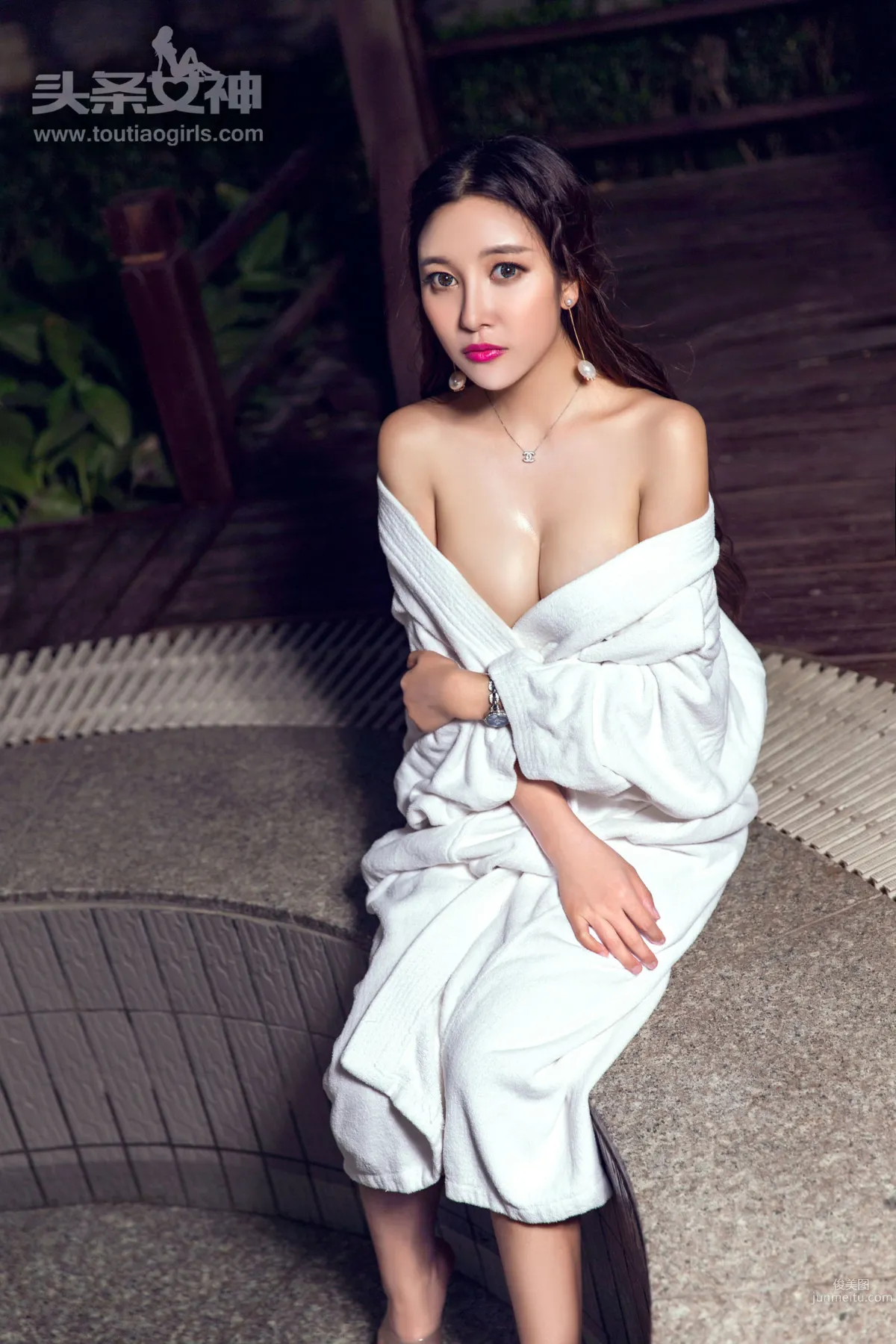 李梓熙《汤泉美人》 [头条女神] 写真集1