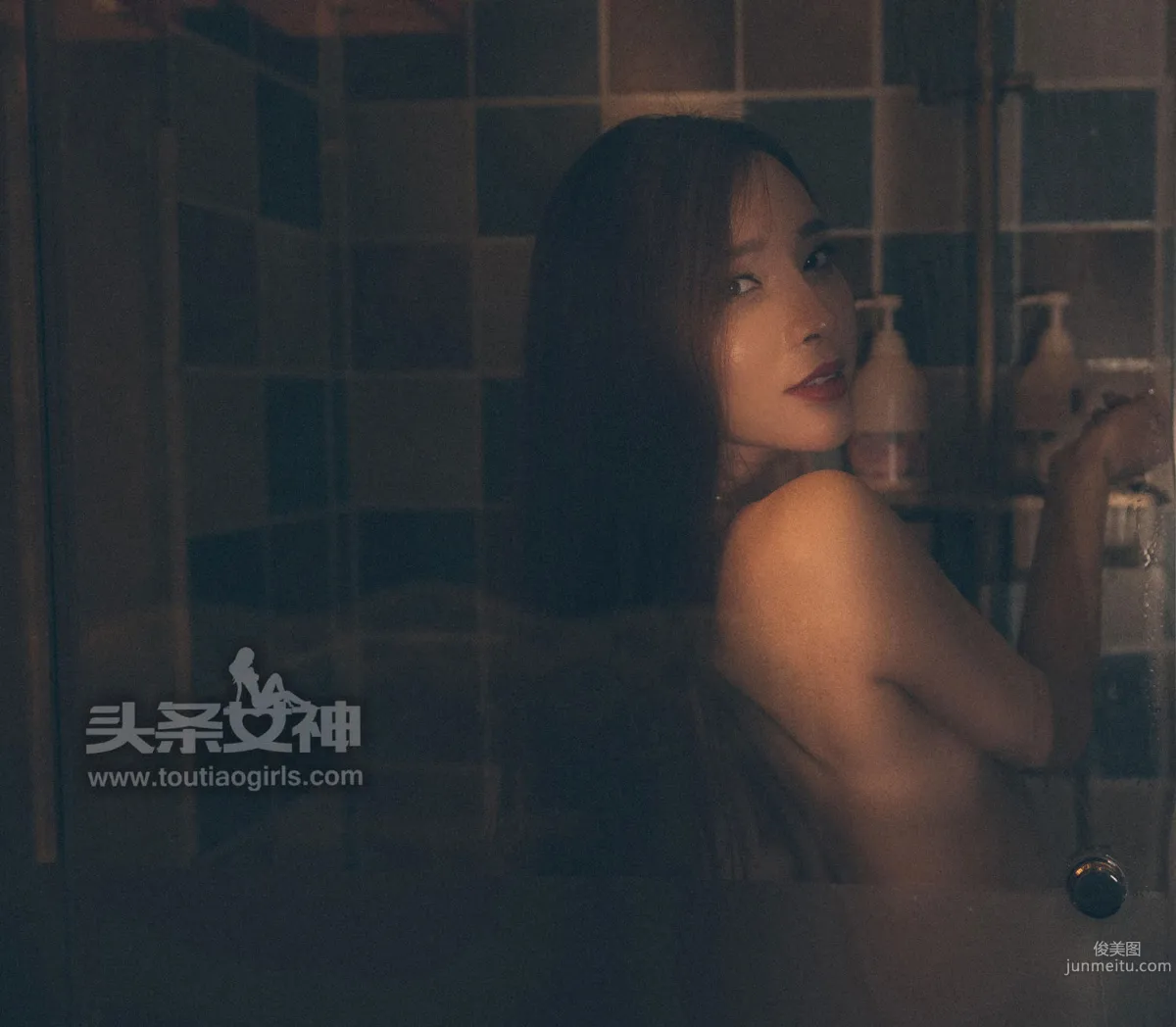 艾小青《女神探店水鉑宮篇》 [頭條女神] 寫真集 41